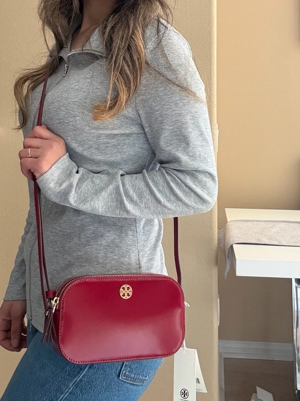 NWT , tory burch smooth camera crossbody bag bartlett red 176890 $425